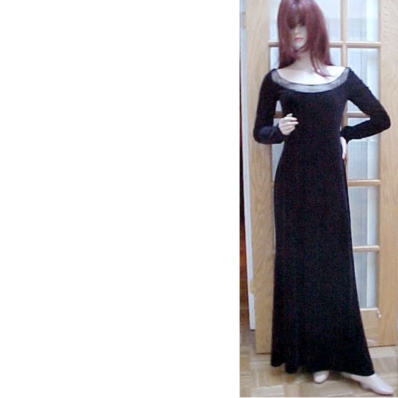 Carmen Marc Valvo Dresses & Skirts - CARMEN MARC VALVO New$2480 Silk Velvet BEADED GOWN